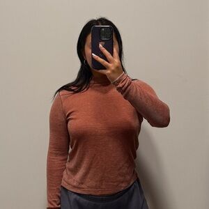 Soft American Eagle mock neck auburn long sleeve